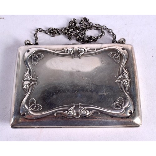 1618 - AN ART NOUVEAU SILVER PURSE. 117 grams. 10 cm x 7 cm.