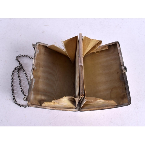 1618 - AN ART NOUVEAU SILVER PURSE. 117 grams. 10 cm x 7 cm.