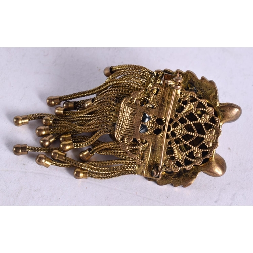 1647 - A PAULINE RADER LION MASK HEAD BROOCH. 8 cm x 5 cm.