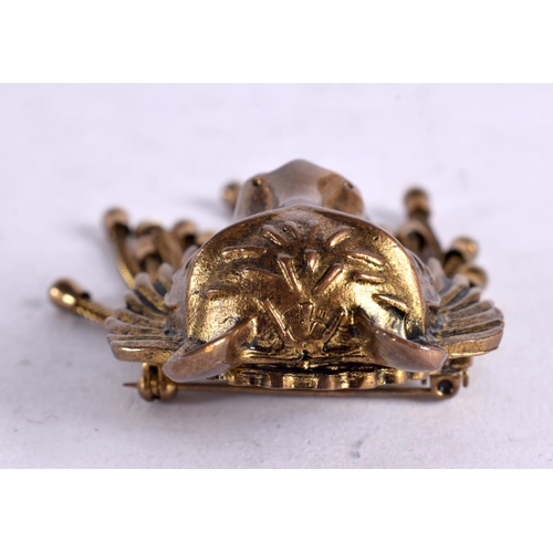 1647 - A PAULINE RADER LION MASK HEAD BROOCH. 8 cm x 5 cm.