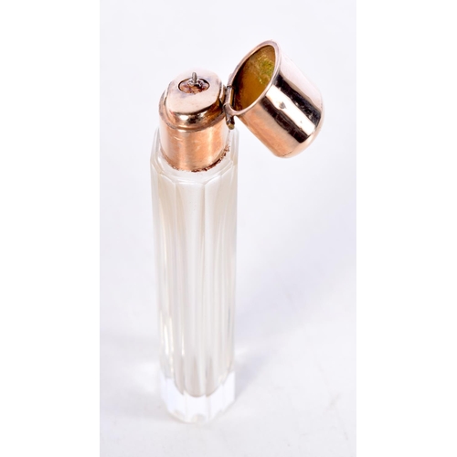 1674 - AN 18CT GOLD CRYSTAL GLASS SCENT BOTTLE. 45.8 grams overall. 9 cm x 2.5 cm.