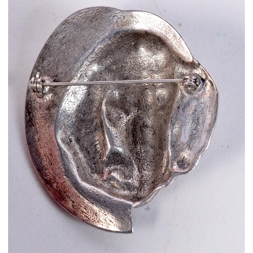 1676 - A SILVER ELEPHANT BROOCH. 30.3 grams. 6 cm x 5 cm.