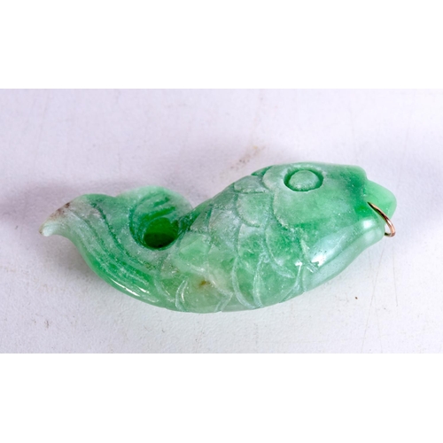 1738 - A CHINESE JADE FISH PENDANT. 5 cm x 2.5 cm.