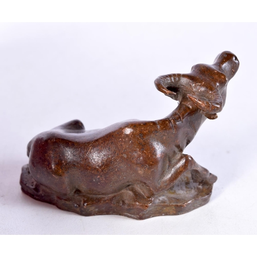 1752 - A JAPANESE BRONZE BULL. 6 cm x 4 cm.