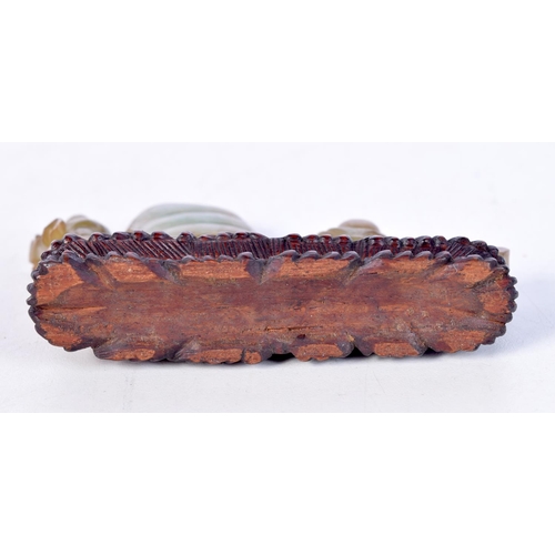 1782 - A 19TH CENTURY CHINESE CARVED GREEN JADE BOAT Qing. 10 cm x 8 cm.