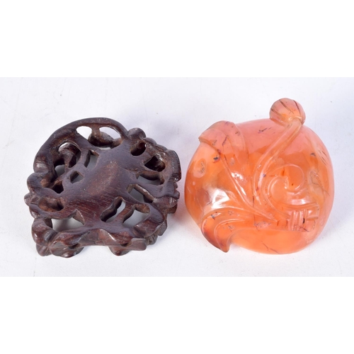 1785 - A 19TH CENTURY CHINESE CARVED AGATE BRUSH WASHER Qing. 6 cm x 5 cm.