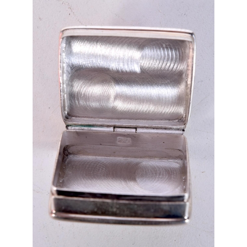 1814 - A SILVER BOX. 21 grams. 3.25 cm x 2.5 cm.