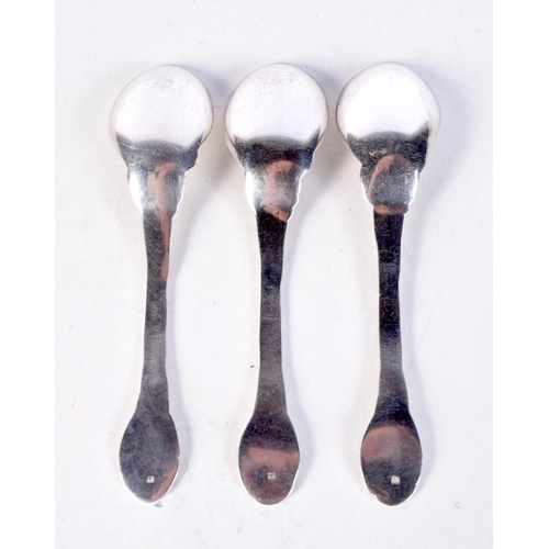 1854 - THREE 19TH CENTURY JAPANESE MEIJI PERIOD ART NOUVEAU SILVER SPOONS. 76 grams. 12.75 cm x 3 cm. (3)