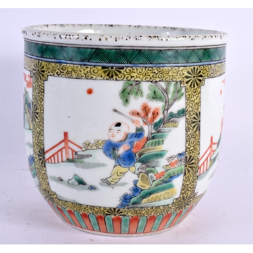 2034 - A 19TH CENTURY CHINESE FAMILLE VERTE MINIATURE PORCELAIN PLANTER Kangxi style. 12 cm x 12 cm.