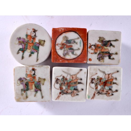 2094 - A GROUP OF EARLY 20TH CENTURY CHINESE FAMILLE ROSE BOXES AND COVERS Late Qing/Republic. 3 cm square.... 