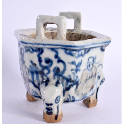 2101 - A CHINESE TWIN HANDLED BLUE AND WHITE PORCELAIN CENSER 20th Century. 7.5 cm wide.