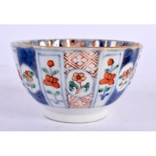 2147 - AN 18TH CENTURY CHINESE EXPORT IMARI TEABOWL AND SAUCER Yongzheng/Qianlong. 10 cm wide. (2)