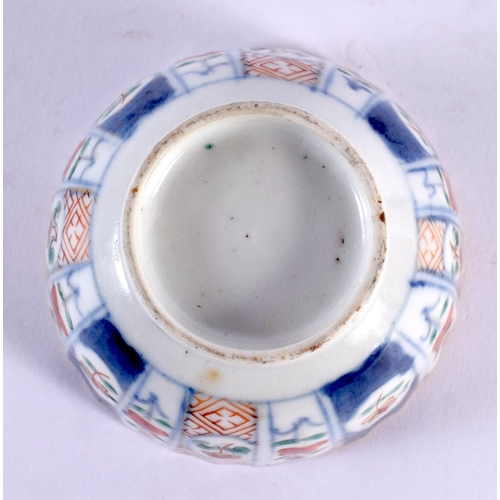 2147 - AN 18TH CENTURY CHINESE EXPORT IMARI TEABOWL AND SAUCER Yongzheng/Qianlong. 10 cm wide. (2)