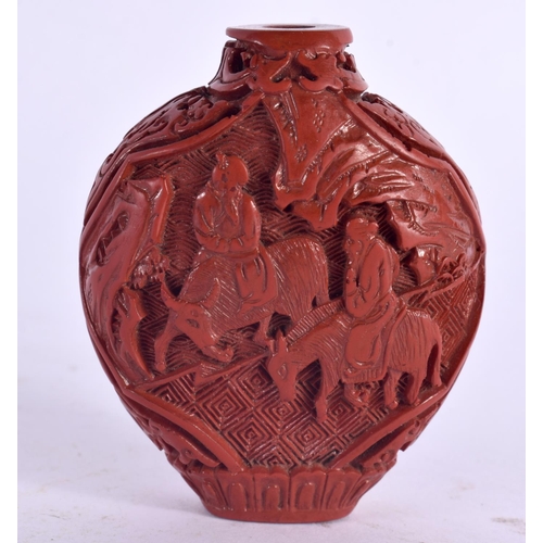 2155 - A 19TH CENTURY CHINESE CARVED CINNABAR LACQUER SNUFF BOTTLE Qing. 6.5 cm x 4.5 cm.