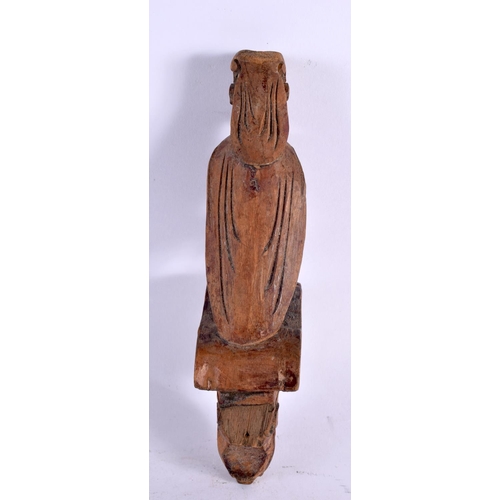 2184 - A 17TH/18TH CENTURY CHINESE CARVED WOOD FIGURE OF A SCHOLAR Ming/Qing, together with smaller similar... 