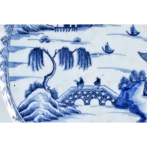 2192 - A LARGE 18TH CENTURY CHINESE EXPORT BLUE AND WHITE PORCELAIN DISH Qianlong. 32 cm x 26 cm.