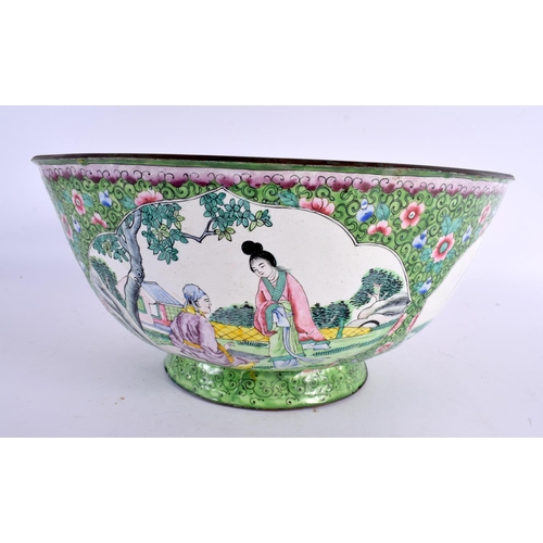 2287 - A LARGE EARLY 20TH CENTURY CHINESE CANTON ENAMEL CIRCULAR BOWL Late Qing/Republic. 24 cm x 12 cm.