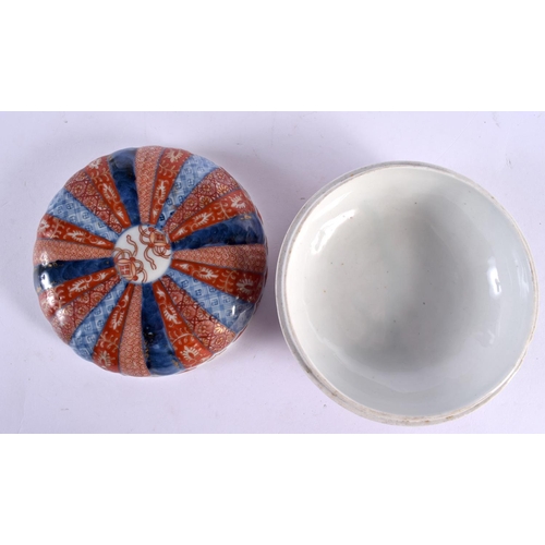 2293 - A 19TH CENTURY JAPANESE MEIJI PERIOD IMARI BOWL AND COVER painted with fan shaped panels. 14 cm wide... 