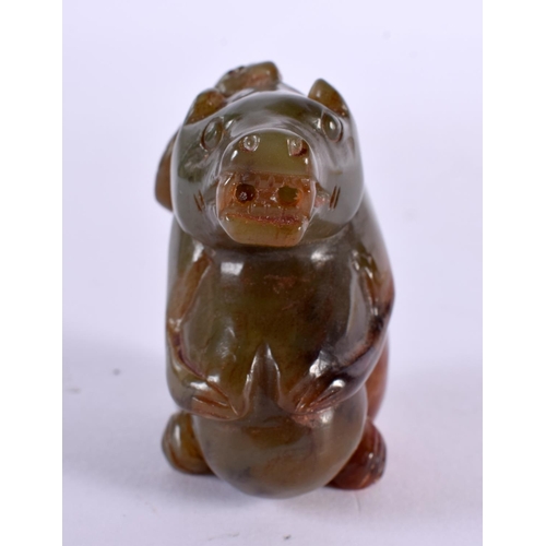 2325 - A CHINESE CARVED GREEN JADE BEAR 20th Century. 5.5 cm x 5.5 cm.