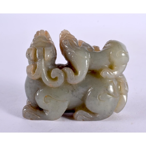 2336 - A CHINESE CARVED JADE BEAST 20th Century. 5.5 cm x 4.5 cm.