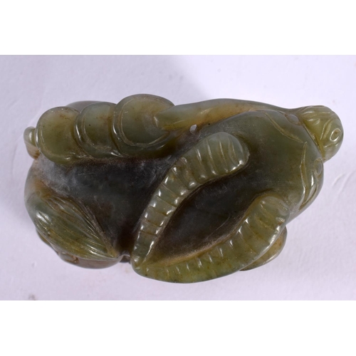 2346 - A CHINESE CARVED GREEN JADE BEAST 20th Century. 7 cm x 3.75 cm.