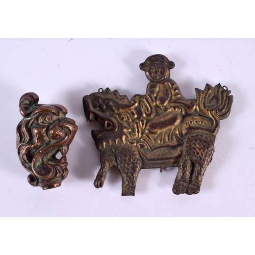 2382 - A 19TH CENTURY CHINESE BRONZE DEER CENSER AND COVER together with a bronze ewer etc. Largest 18 cm x... 