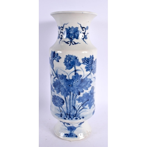 2405 - A 19TH CENTURY CHINESE BLUE AND WHITE PORCELAIN VASE bearing Kangxi marks to base. 30 cm high.