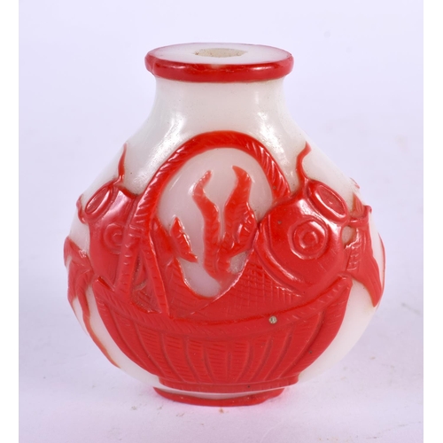 2426 - A 19TH CENTURY CHINESE PEKING GLASS SNUFF BOTTLE Qing. 6 cm x 4 cm.