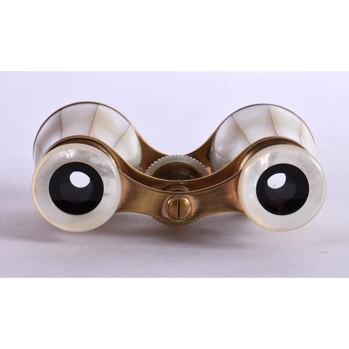 489 - A CASED PAIR OF ANTIQUE BUSCH MOTHER OF PEARL OPERA GLASSES.  5.9cm (closed) 7.2cm (extended) x 9.9c... 