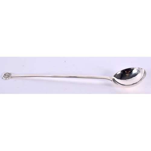 105 - AN ANTIQUE CHINESE EXPORT SILVER LONG HANDLED SPOON. 35 grams. 21 cm long.