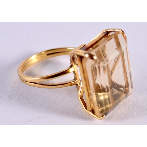 158 - 18ct Gold Vintage Citrine Set Cocktail Ring. N. 8.2 grams.