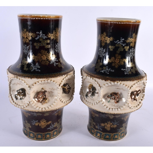 23 - A large pair of Japanese Meiji Period Makuzu Kozan earthenware vases, unusually depicting frogs with... 