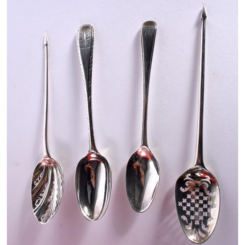 90 - TWO PAIRS OF GEORGE III SILVER SPOONS. 38 grams. (4)