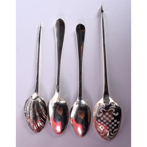 90 - TWO PAIRS OF GEORGE III SILVER SPOONS. 38 grams. (4)