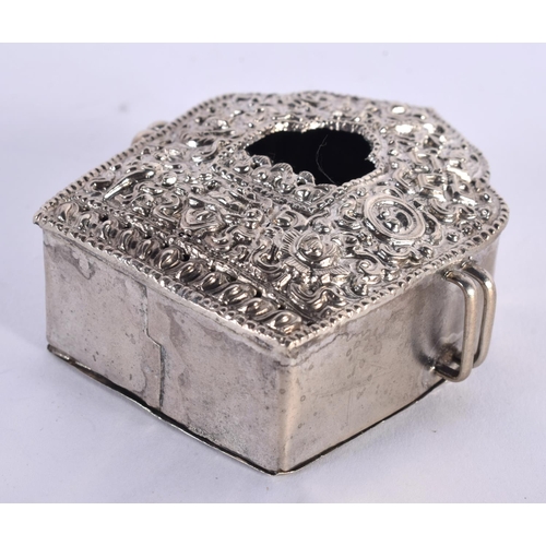 96 - A 19TH CENTURY TIBETAN TRAVELLING SILVER GAO SHRINE BOX. 30.8 grams. 6.25 cm x 6.5 cm.