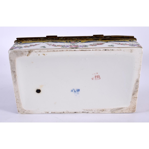 12 - A 19TH CENTURY FRENCH SAMSONS OF PARIS PORCELAIN CASKET painted with flowers and motifs. 15cm x 9 cm... 