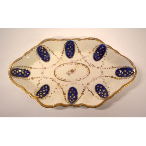 251 - 18th century Caughley part tea set decorated with blue and gilt oval panels with gilt chains beneath... 