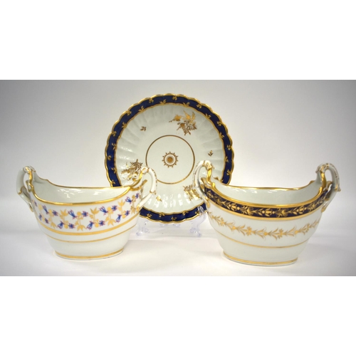 255 - 19th centuryWorcester Barr Flight and Barr boat shaped sucrier painted with cornflowers, a Worester ... 