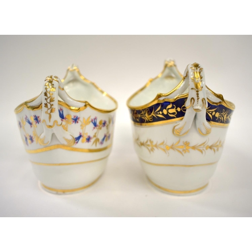 255 - 19th centuryWorcester Barr Flight and Barr boat shaped sucrier painted with cornflowers, a Worester ... 