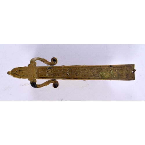 317 - A 19TH CENTURY FRENCH BRONZE FAN HOLDER decorated with mask heads. 19 cm long.