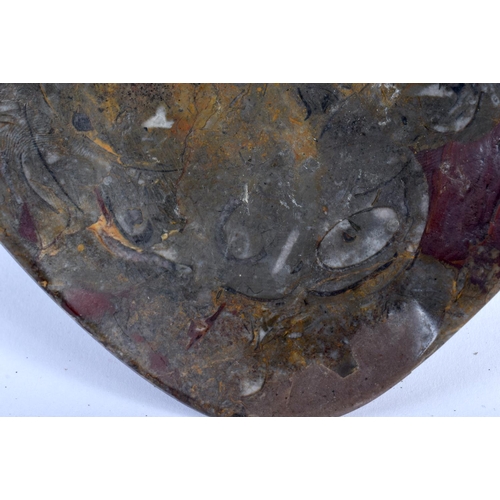 361 - AN UNUSUAL FOSSILISED AMMONITE STONE HEART FORM COUNTRY HOUSE DISH. 20cm x 15cm.