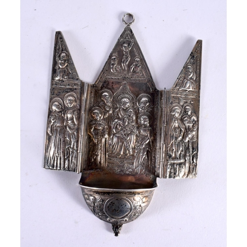 386 - AN 18TH/19TH CENTURY CONTINENTAL SILVER TRAVELLING FOLDING FONT decorated with saints. 93.8 grams. 1... 