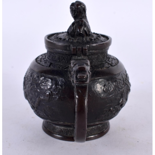 391 - A RARE 18TH/19TH CENTURY CHINESE BRONZE SCHOLARS WATER DROPPER AND COVER Qianlong/Jiaqing, decorated... 