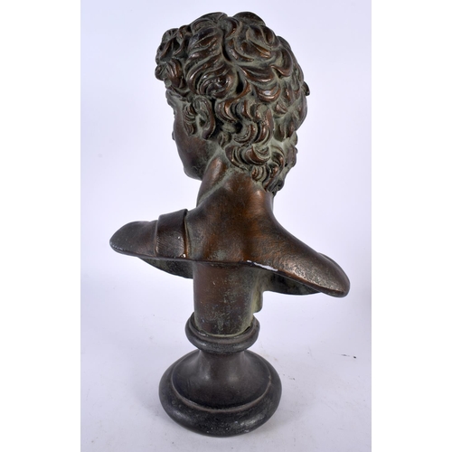 407 - A SMALL EARLY 20TH CENTURY EUROPEAN GRAND TOUR BRONZE FIGURE OF THE THINKER together with a patinate... 