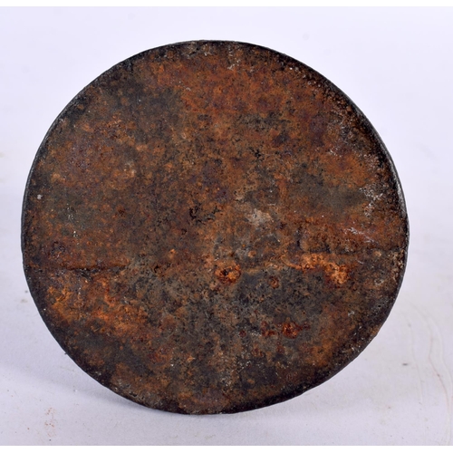 421 - A RARE EARLY 19TH CENTURY CAST IRON DR SYNTAX TOBACCO PRESS. 8 cm x 5 cm.