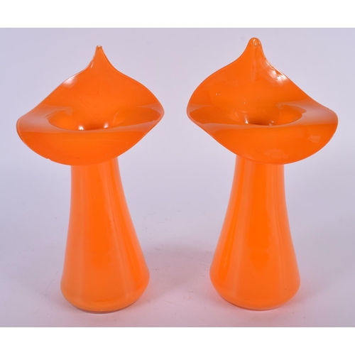 465 - A PAIR OF 1970S URANIUM ORANGE JACK IN A PULPIT GLASS VASES. 17 cm high.