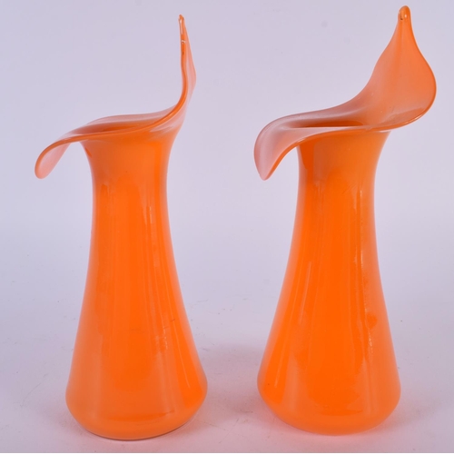 465 - A PAIR OF 1970S URANIUM ORANGE JACK IN A PULPIT GLASS VASES. 17 cm high.