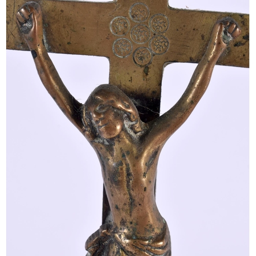 496 - AN 18TH/19TH CENTURY EUROPEAN BRONZE CORPUS CHRISTI. 24 cm high.