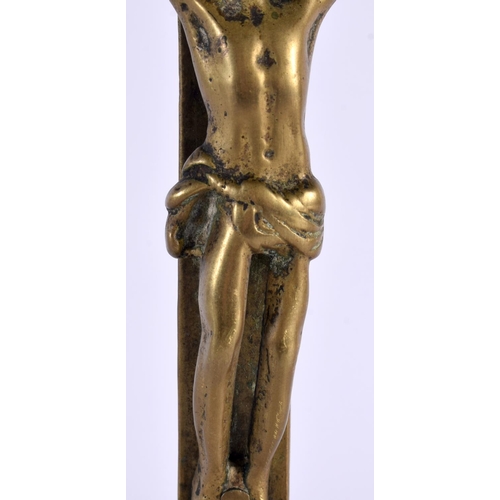 530 - AN ANTIQUE BRASS CORPUS CHRISTI. 27 cm x 10 cm.