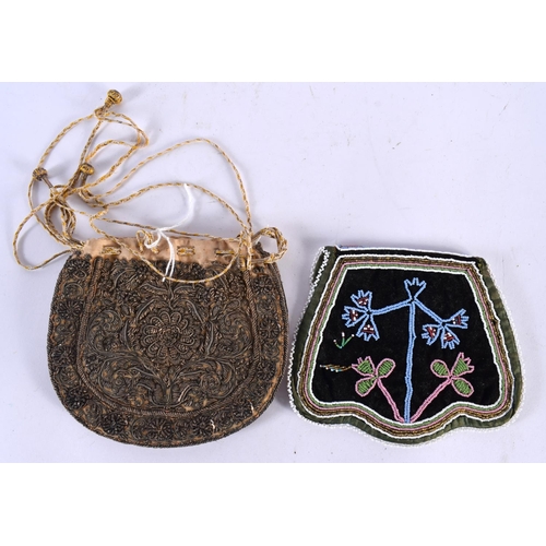 537 - AN ANTIQUE GOLD THREAD METAL OVERLAID EVENING PURSE together with a beadwork purse. Largest 14cm x 1... 